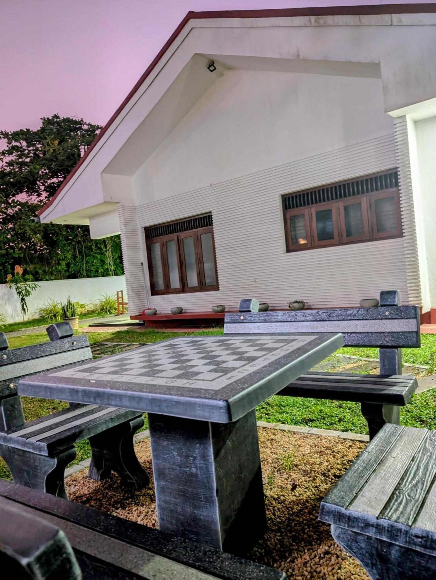 A Pousada Costels Weligama Exterior foto
